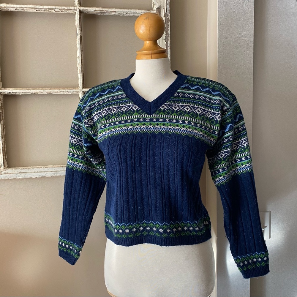 Vintage cropped v neck sweater from the 90s